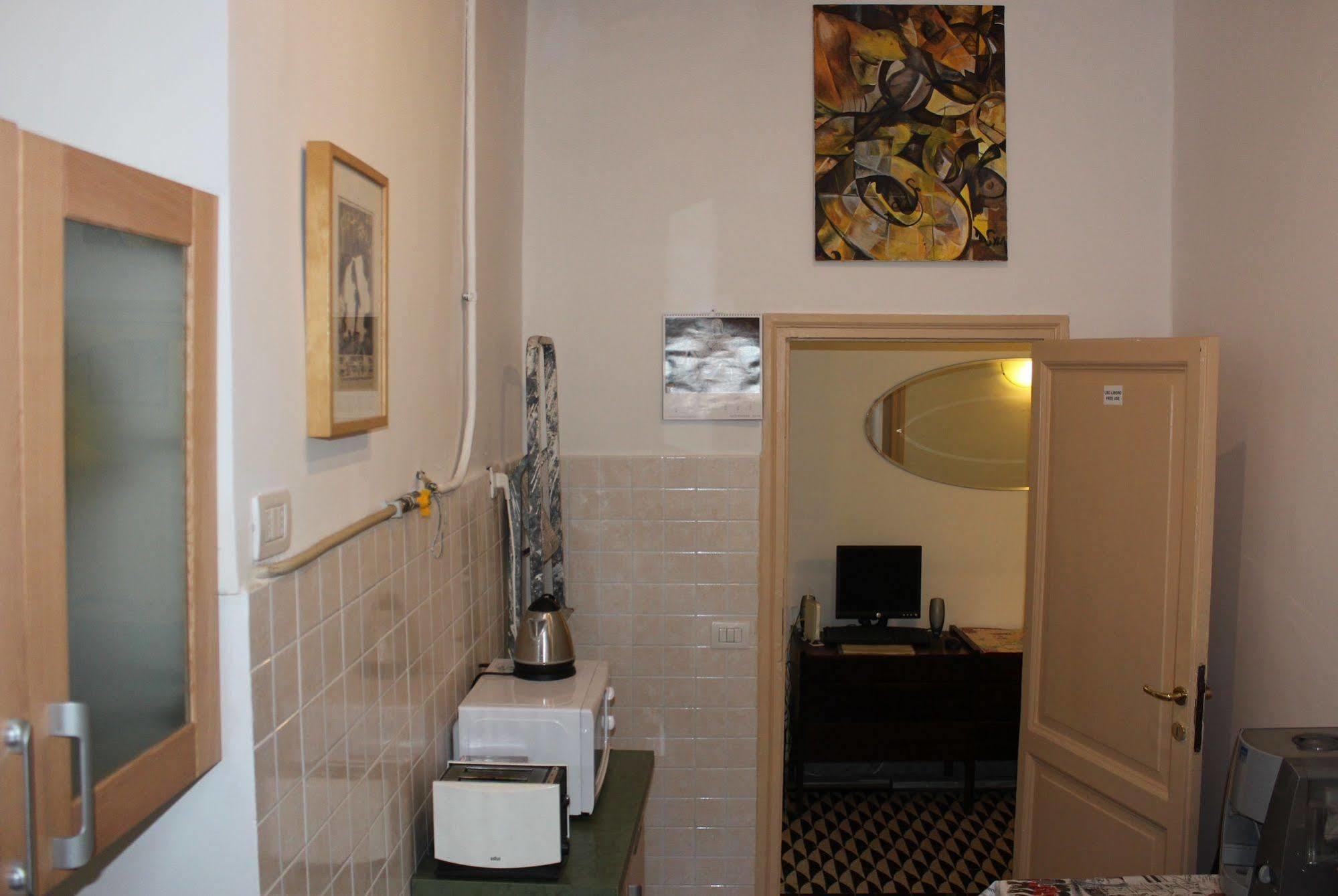 Galilei Guest House Рим Екстериор снимка