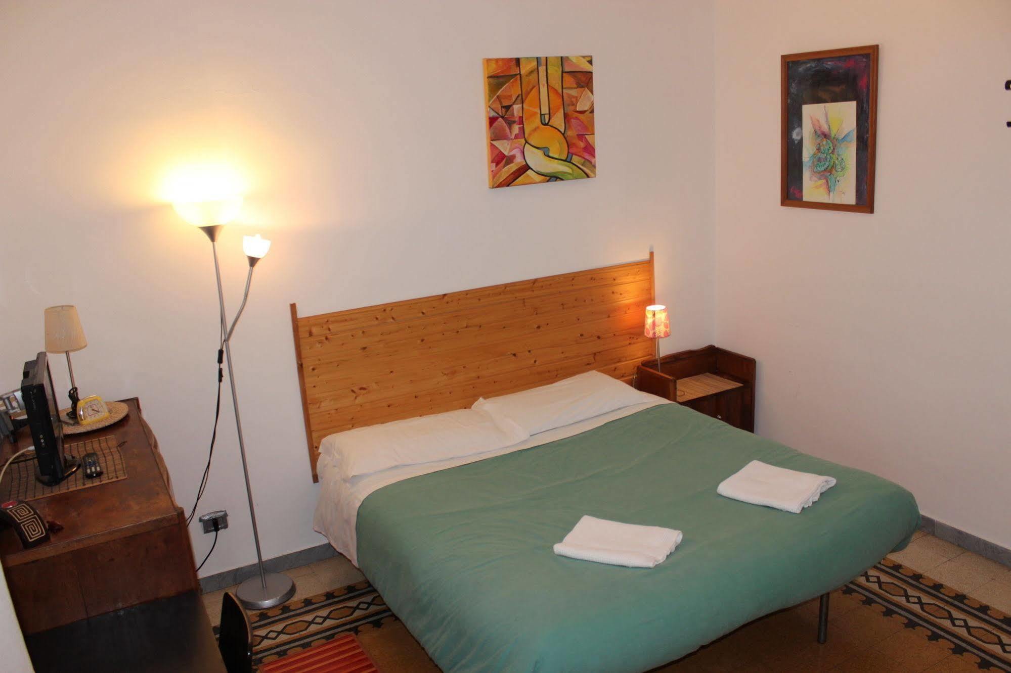 Galilei Guest House Рим Екстериор снимка